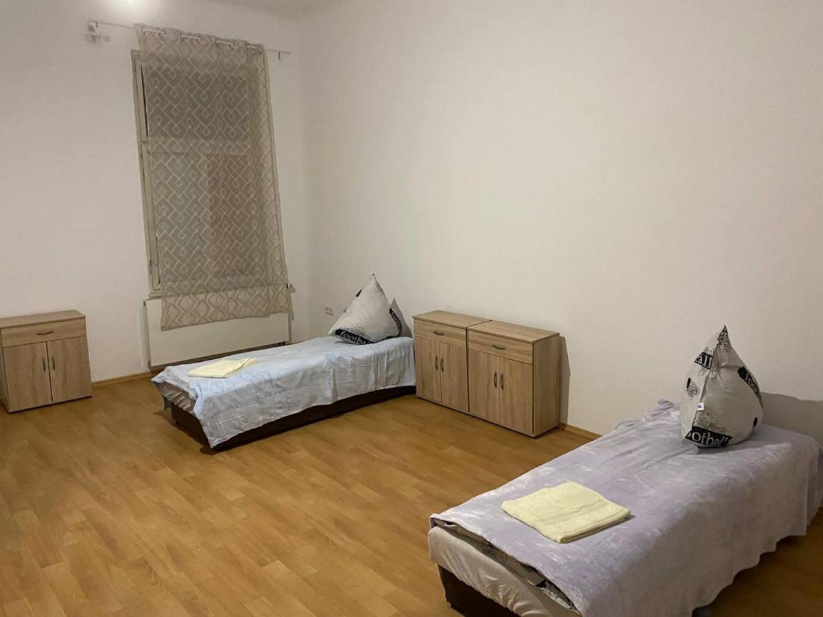 Hradec Králové Apartments Tomkova المظهر الخارجي الصورة