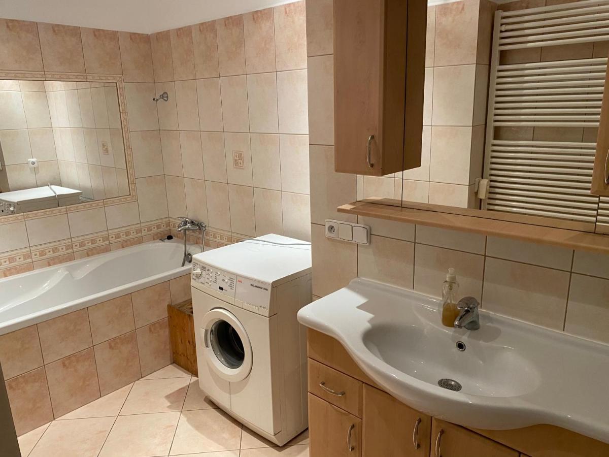 Hradec Králové Apartments Tomkova المظهر الخارجي الصورة